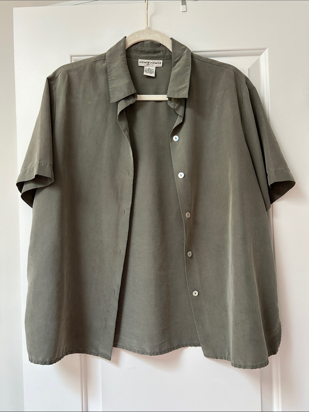 Relaxed unisex olive green short sleeve button down